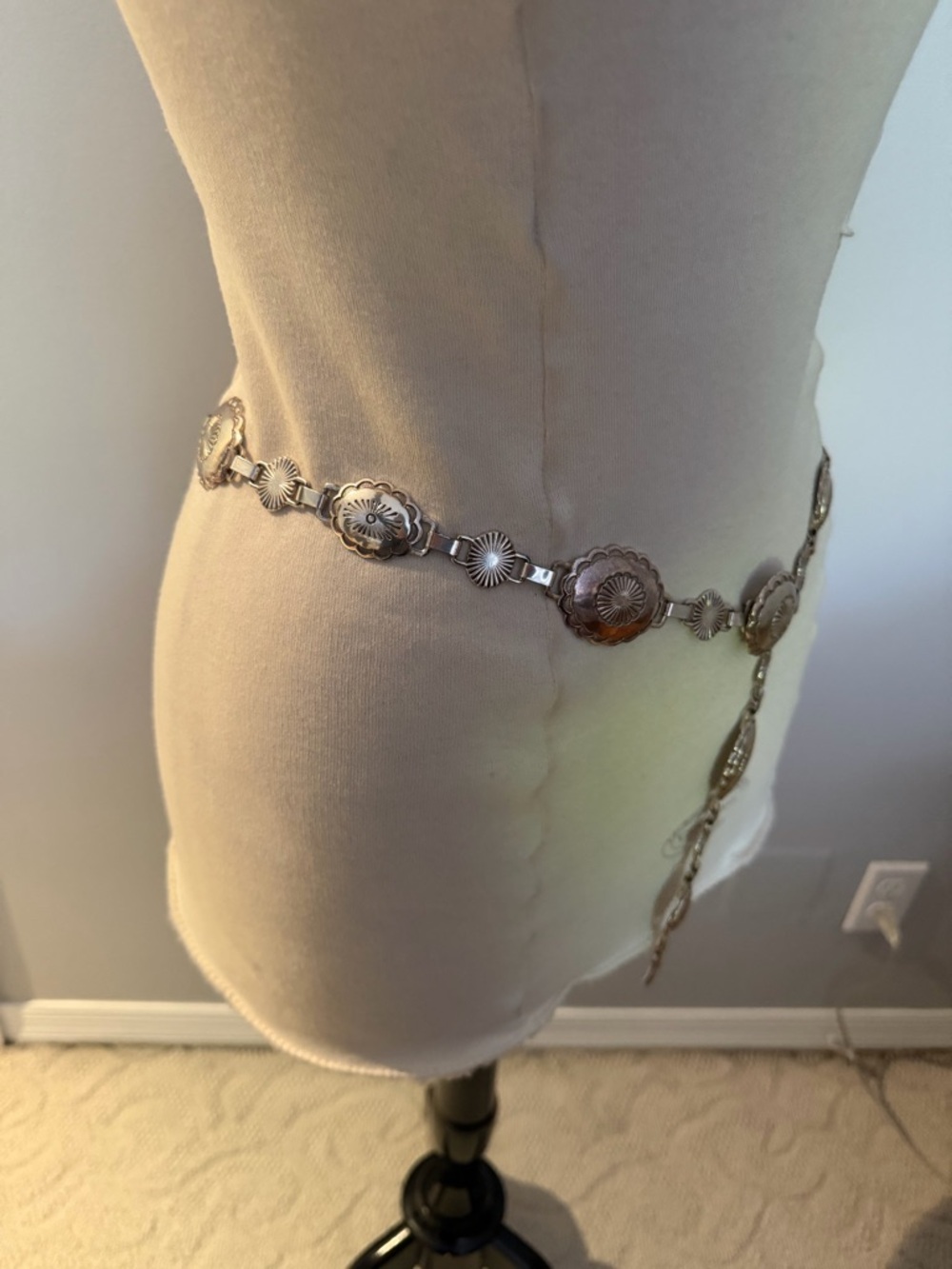 Vintage Ralph Lauren Concho Waist Chain Belt - Floral Medallion 38” L - Picture 3 of 11